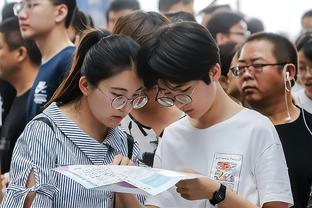 沉浸式观赛？哈兰德本场数据：20次触球，1射1正，7次丢失球权